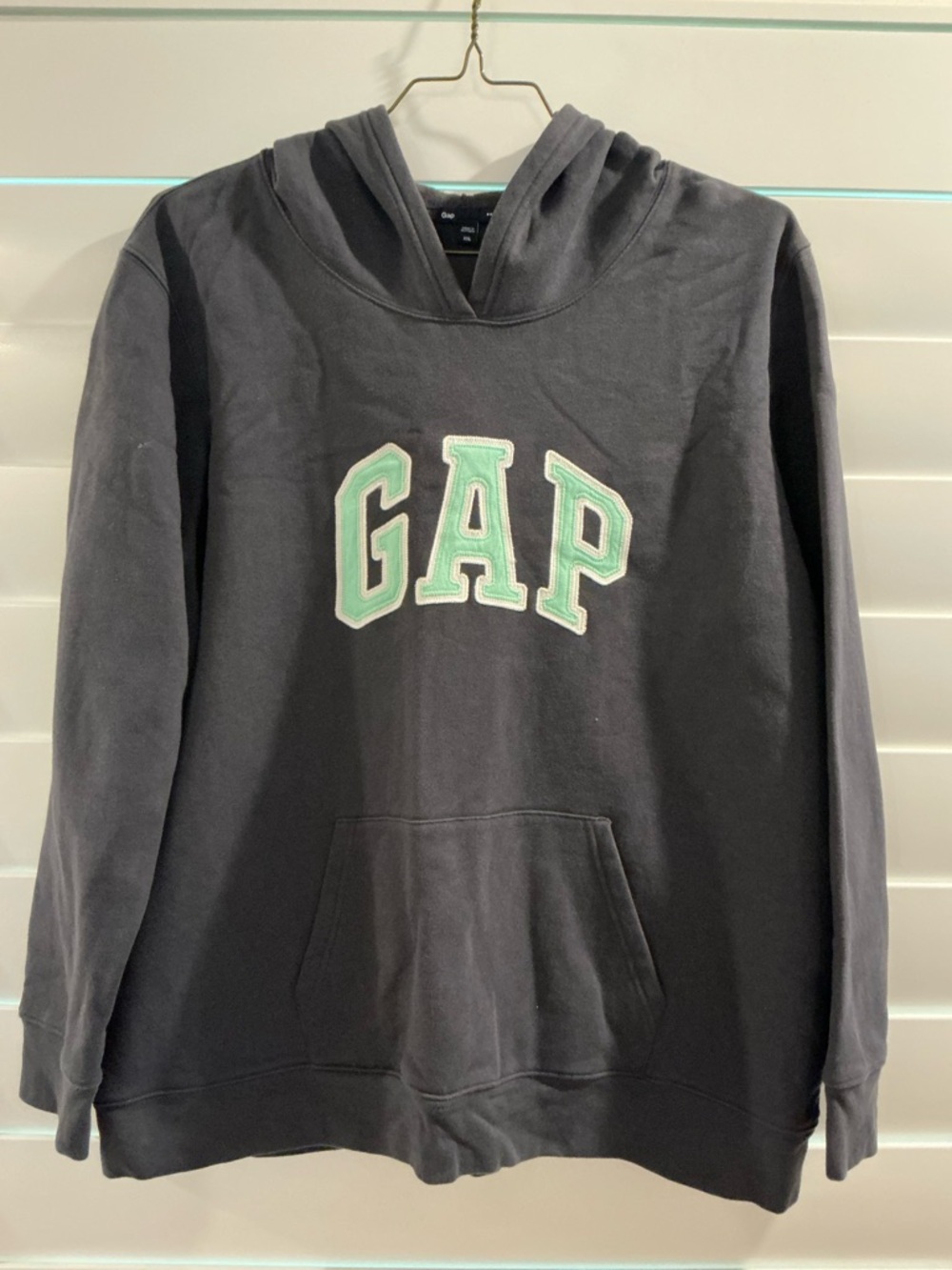 EUC - Women’s GAP Black Pullover Hoodie - Size XXL